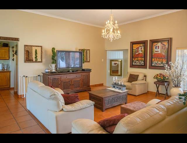 4 BEDROOM HOUSE FOR SALE IN MORELETAPARK